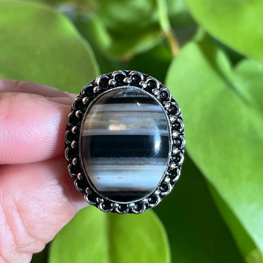 Size 7.25 925 silver overlay banded black and white strip ring